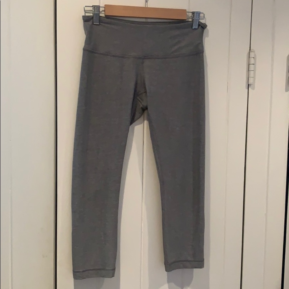 Lululemon gray crop leggings